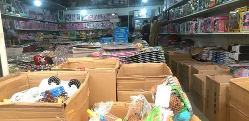 身邊的市井煙火 批發市場里的日用百貨